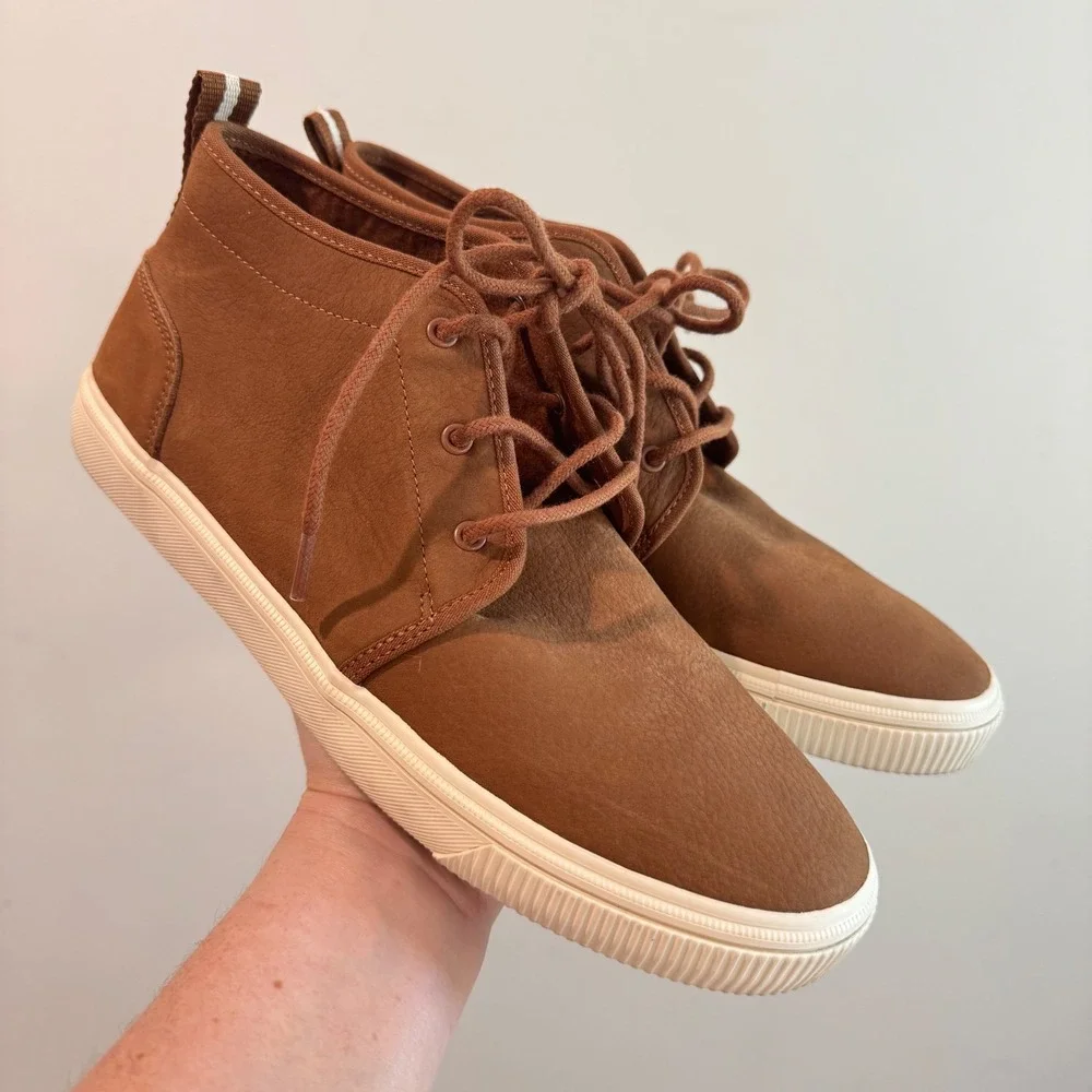 TOMS Carlo Mid Terrain Leather Sneaker Mens 9.5 Chukka Boot